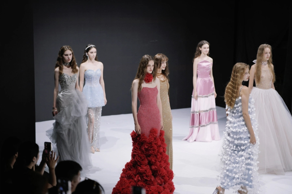 A Shanghai la Fiera Internazionale degli Abiti da Sposa 2025