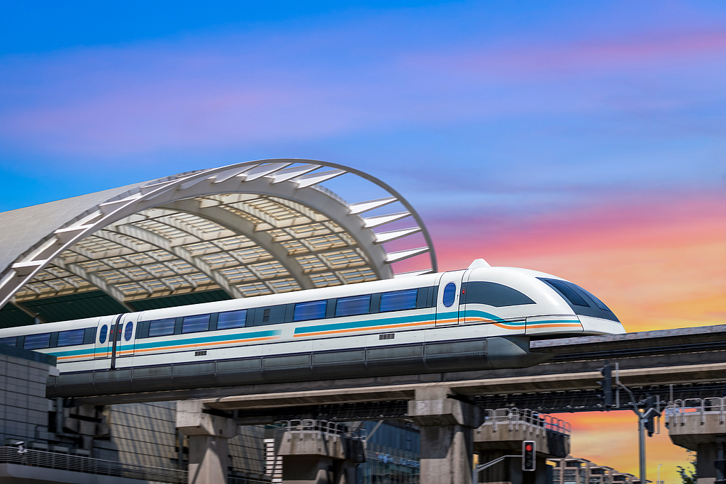 Il Maglev di Shanghai ora accetta carte bancarie per l'accesso contactless