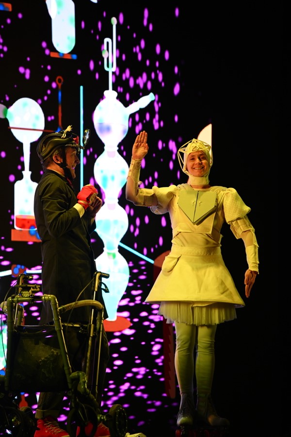 L’11ª edizione del Festival Internazionale della Commedia di Shanghai ...