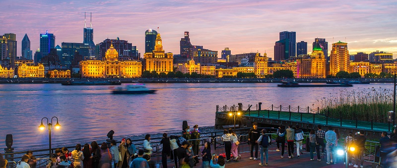 To pursue high-quality development, Shanghai focuses on improving its core functions as an international economic hub.jpg To pursue high-quality development, Shanghai focuses on improving its core functions as an international economic hub.jpg