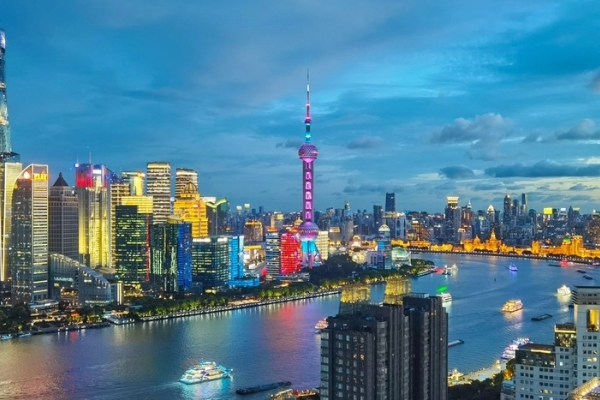 Pudong avanza con crescita sostenuta e riforme