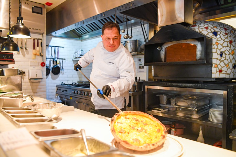Dall’Italia a Shanghai: lo chef Samuele Rossi e il suo menù dell’anno del Cavallo per le famiglie