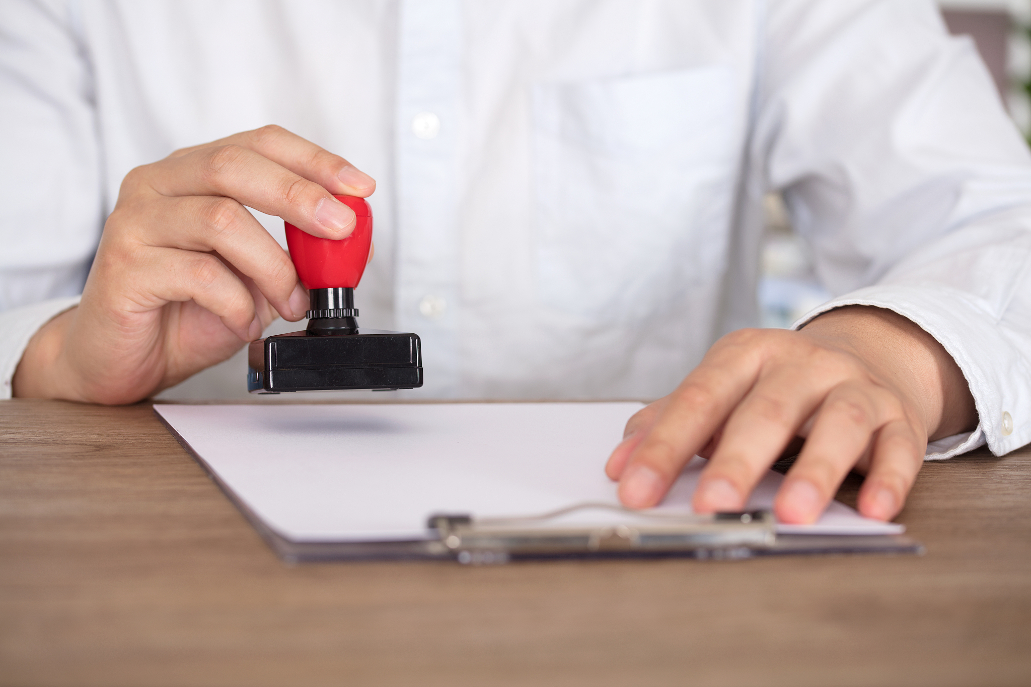 Requisiti per ottenere un permesso di soggiorno per lavoro con durata da uno a cinque anni