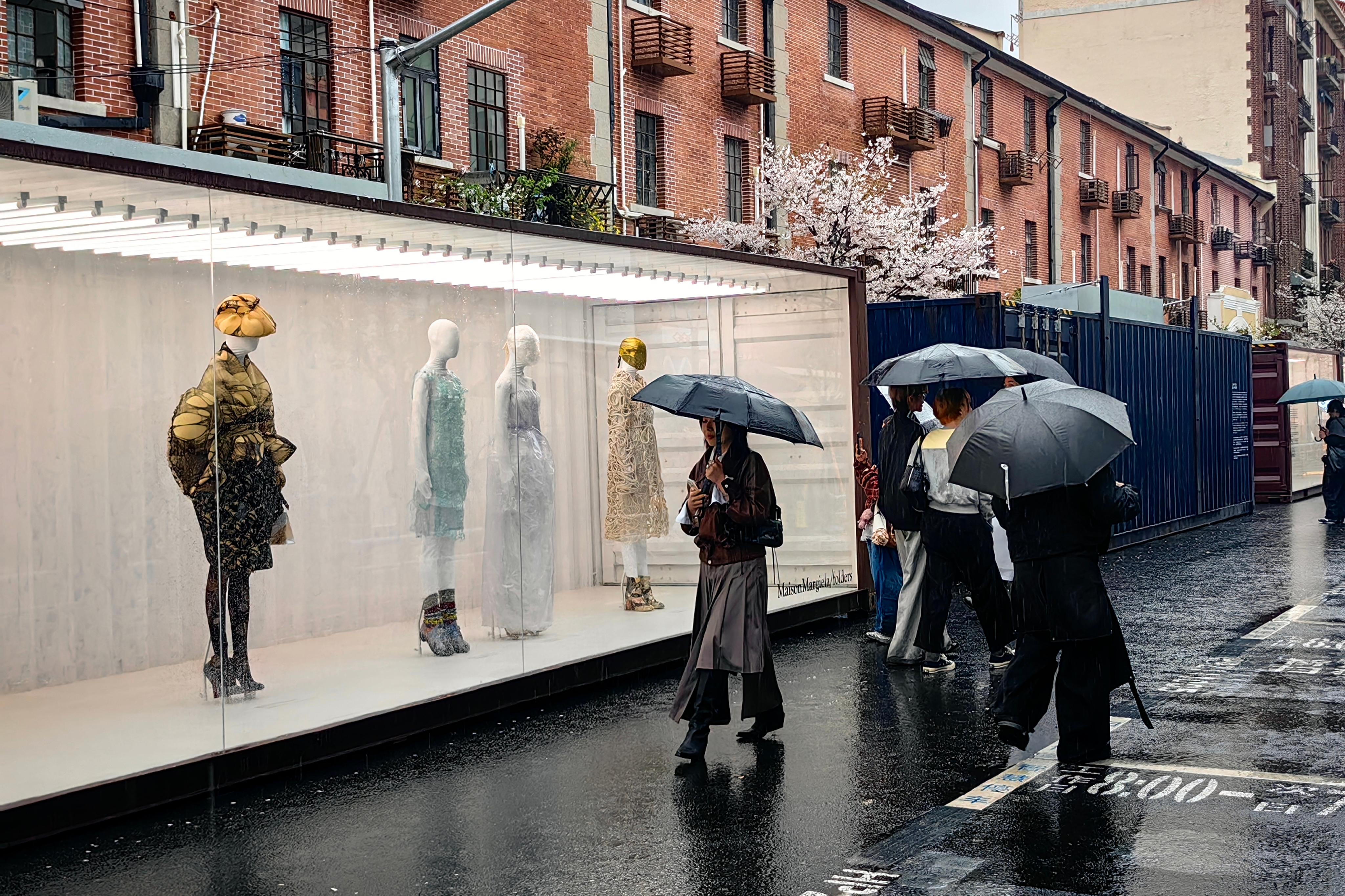 Shanghai presenta il piano di crescita dellʼindustria della moda