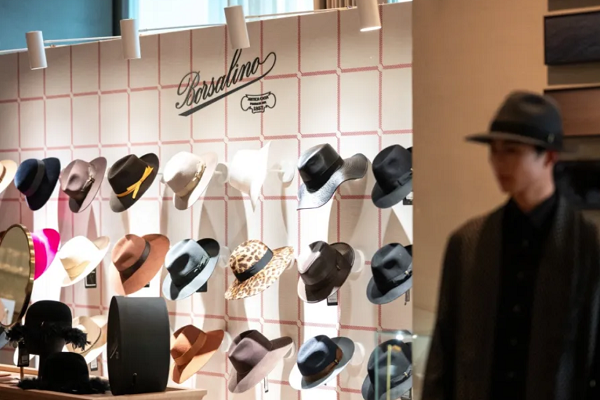 Borsalino inaugura la prima boutique a Shanghai: la tradizione cappellaia italiana apre un nuovo capitolo in Cina