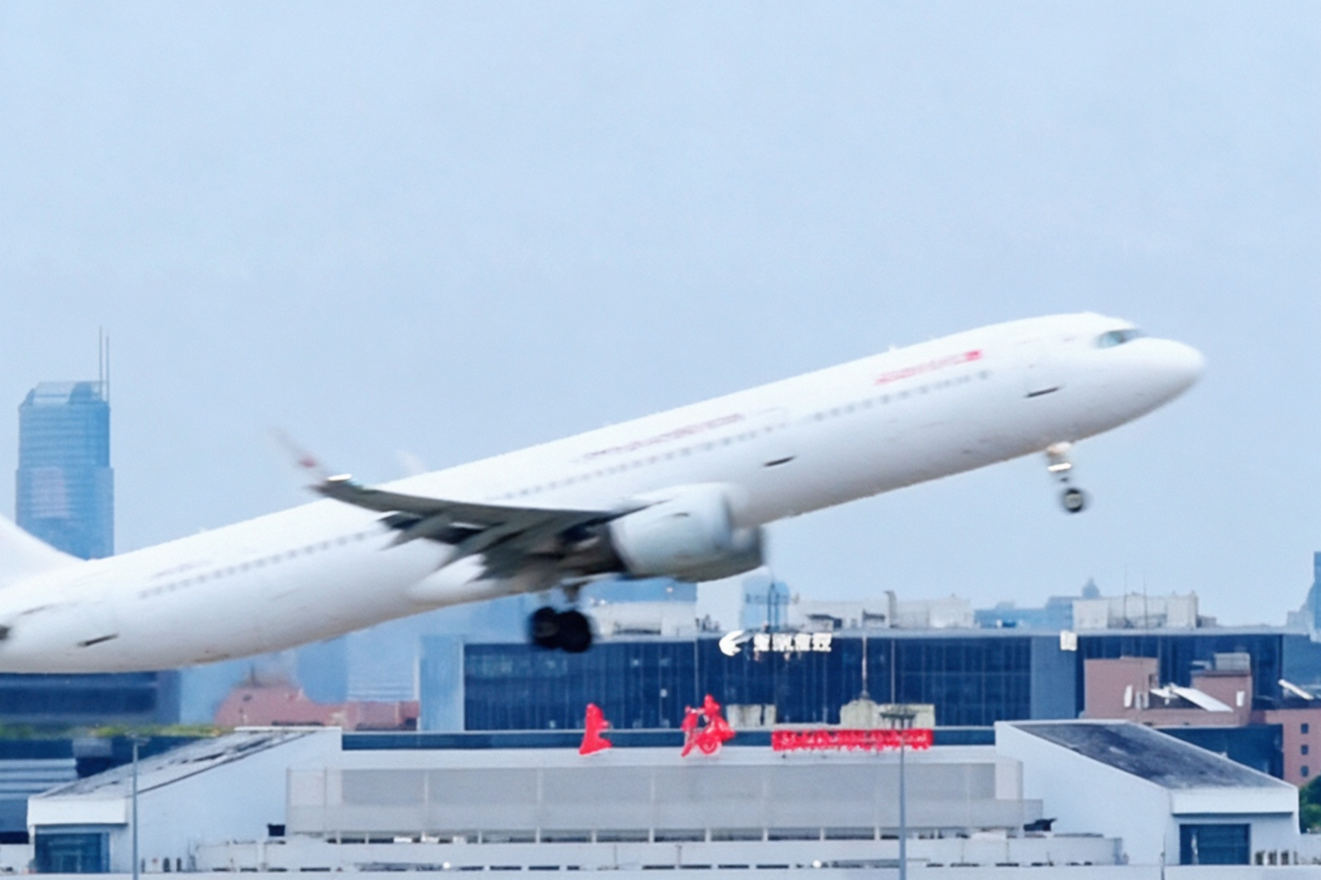 L'Aeroporto Internazionale di Hongqiao introduce nuove misure per i passeggeri in arrivo e in transito